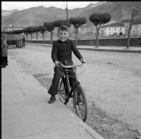 [Persone lungo il fiume Bidente, 1949