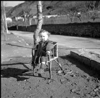 [Persone lungo il fiume Bidente, 1949
