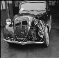 [Automobile incidentata ; Bambini ; Ritratto di giovane donna : 15 dicembre 1949