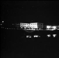 [Folla davanti a una chiesa ; Processione : 28 maggio 1949