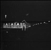 [Folla davanti a una chiesa ; Processione : 28 maggio 1949