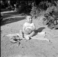 [Gruppi di persone al fiume ; Ritratti : 10 luglio 1949