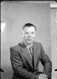 [Ritratti, aprile 1949