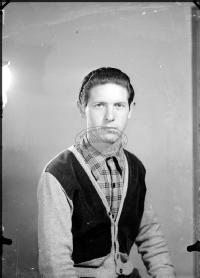 [Ritratti, aprile 1949