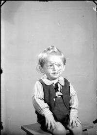 [Ritratti, aprile 1949