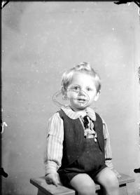 [Ritratti, aprile 1949