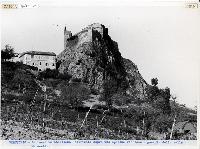 Verucchio : la rocca Malatestiana edificata sopra uno sperone roccioso a guardia della valle Marecchia